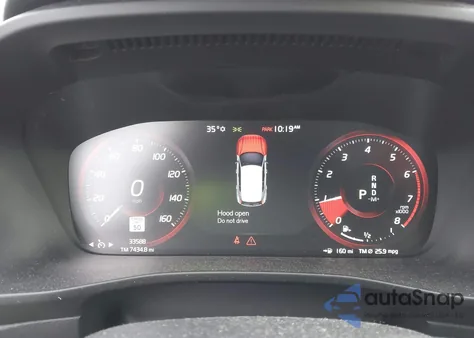 2020 Volvo Xc40 Momentum z USA, uszkodzony, nr VIN YV4162UK8L2335796